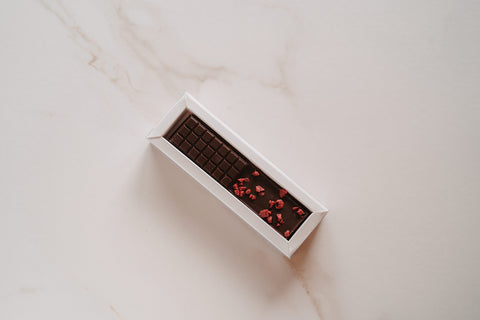 Cosi Cosi Dark chocolate with raspberry crispy