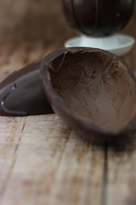 Uovo Drip Cioccolato al Latte e Crema Spalmabile